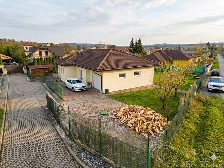 Prodej rodinného domu 140 m², pozemek 1 068 m² - foto 5