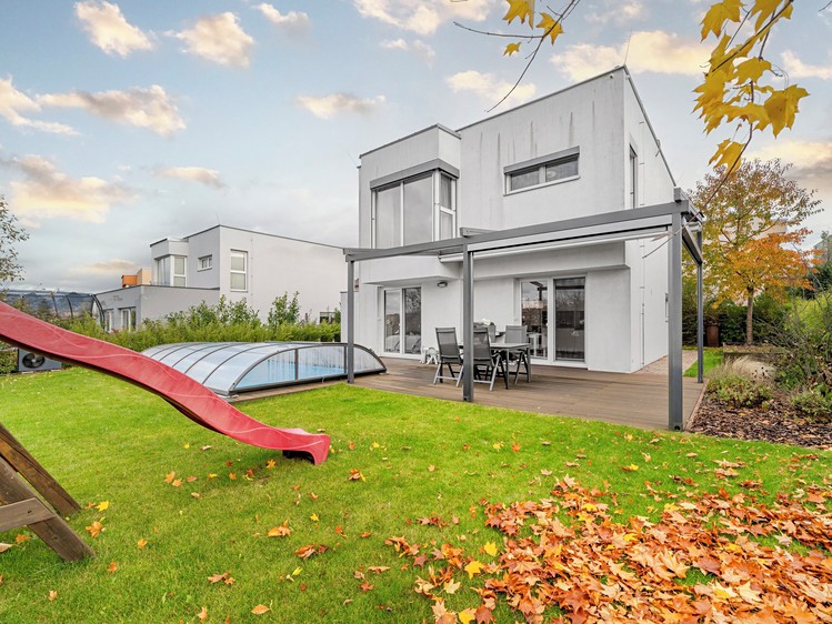 Prodej rodinného domu 136 m², pozemek 524 m² - foto 1