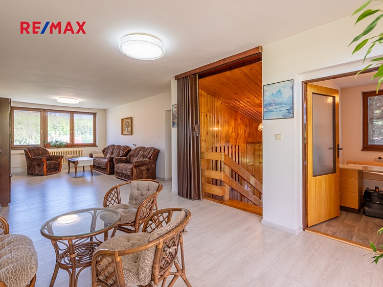 Prodej rodinného domu 149 m², pozemek 1 358 m² - foto 1