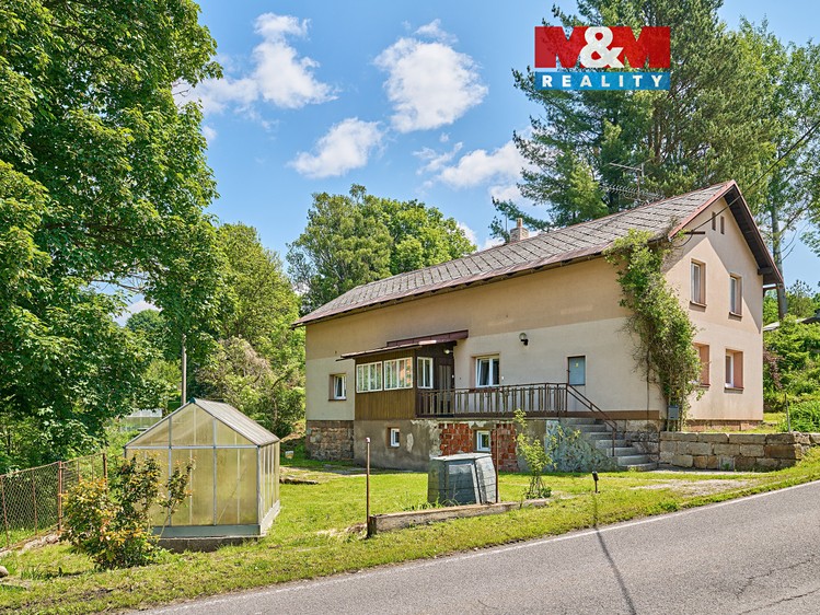 Prodej rodinného domu 185 m², pozemek 769 m² - foto 1