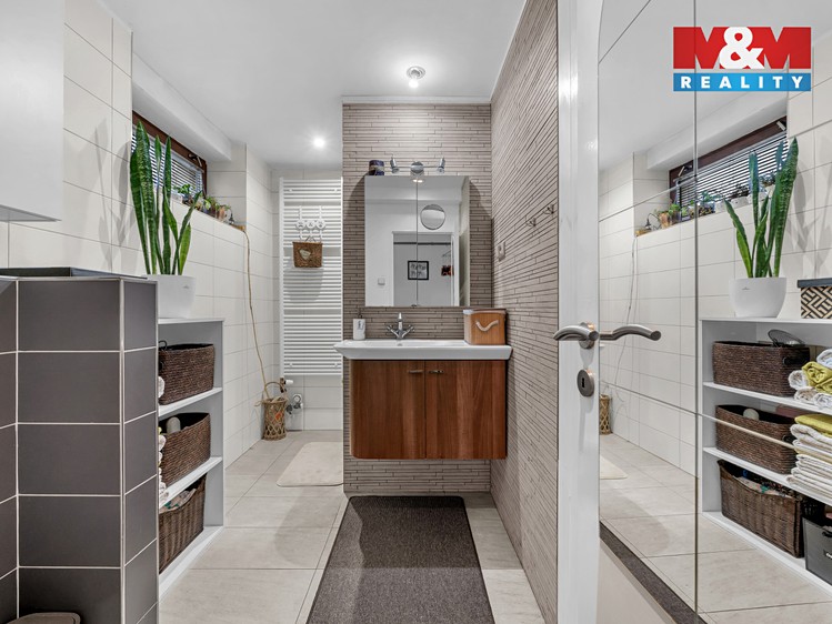 Prodej rodinného domu 155 m², pozemek 646 m² - foto 5
