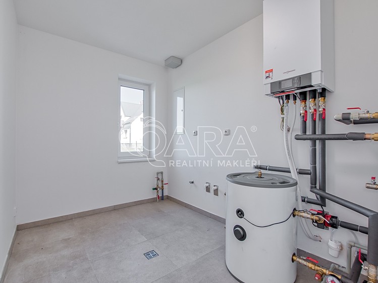 Prodej  rodinného domu 199 m², pozemek 1 102 m² - foto 7