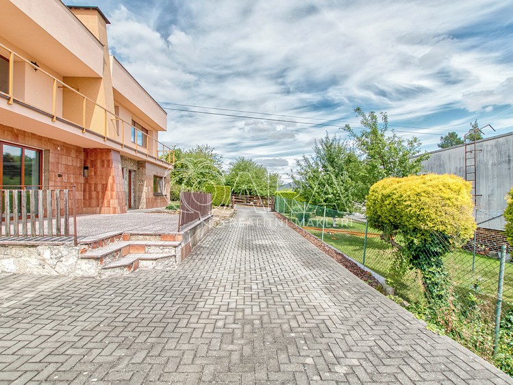 Prodej  rodinného domu 230 m², pozemek 846 m² - foto 4