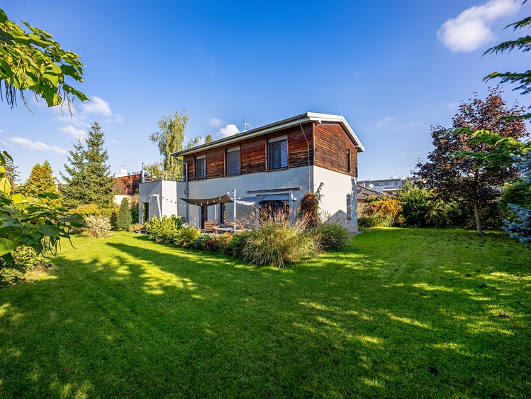 Prodej rodinného domu 159 m², pozemek 751 m² - foto 2