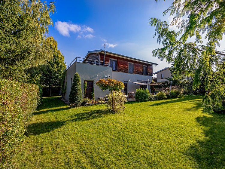 Prodej rodinného domu 159 m², pozemek 751 m² - foto 1