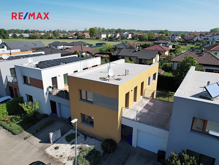 Prodej rodinného domu 141 m², pozemek 296 m² - foto 3