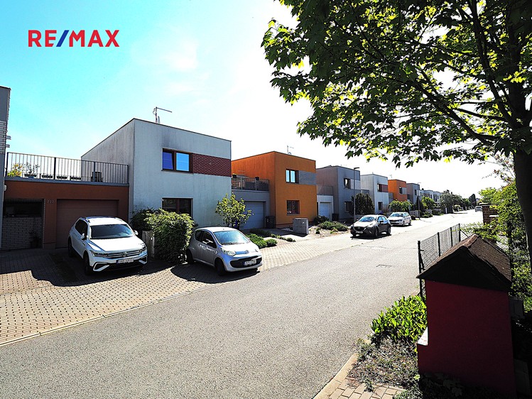 Prodej rodinného domu 141 m², pozemek 296 m² - foto 4