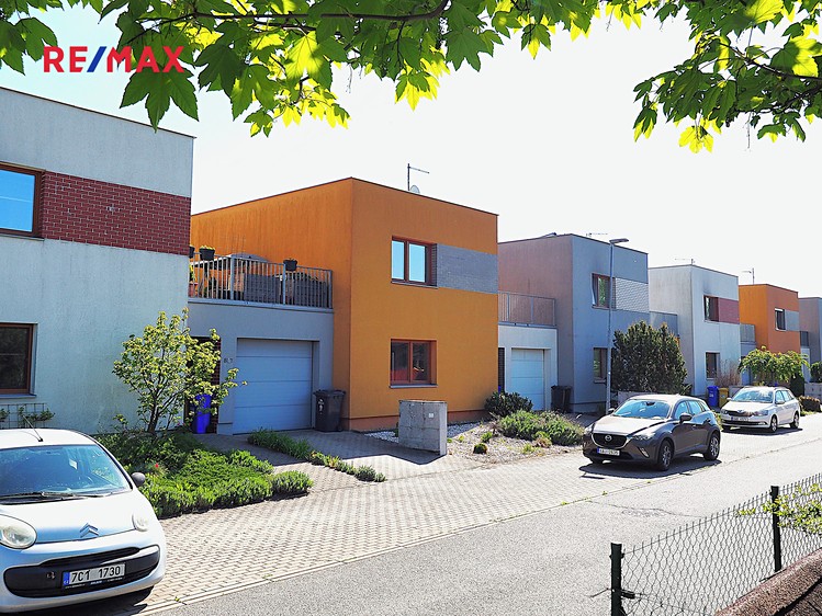 Prodej rodinného domu 141 m², pozemek 296 m² - foto 5