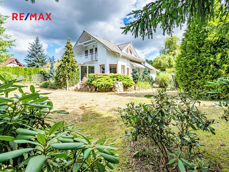 Prodej rodinného domu 154 m², pozemek 955 m² - foto 1