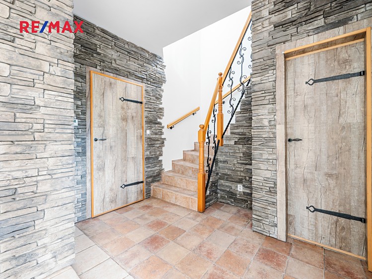 Prodej rodinného domu 154 m², pozemek 955 m² - foto 4