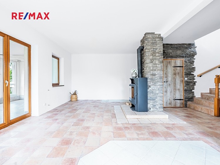 Prodej rodinného domu 154 m², pozemek 955 m² - foto 8