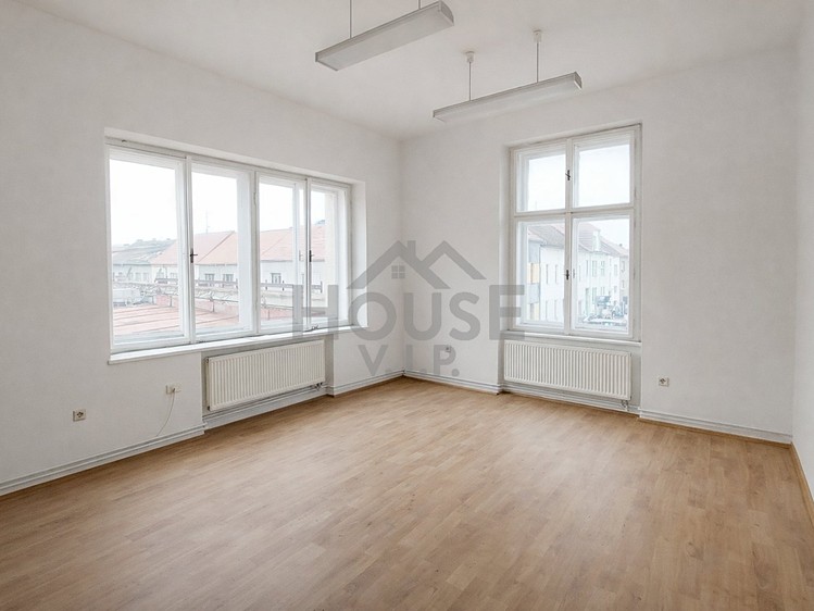 Prodej rodinného domu 564 m², pozemek 333 m² - foto 4