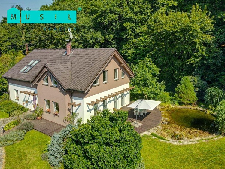 Prodej rodinného domu 200 m², pozemek 1 865 m² - foto 1