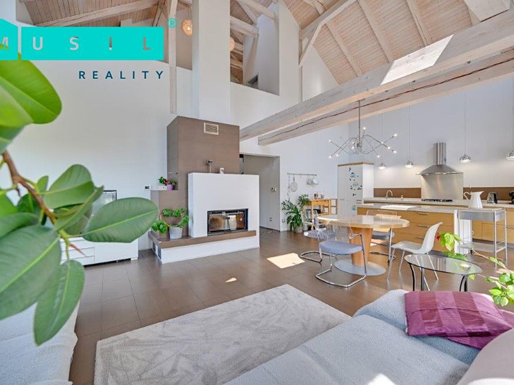 Prodej rodinného domu 200 m², pozemek 1 865 m² - foto 8