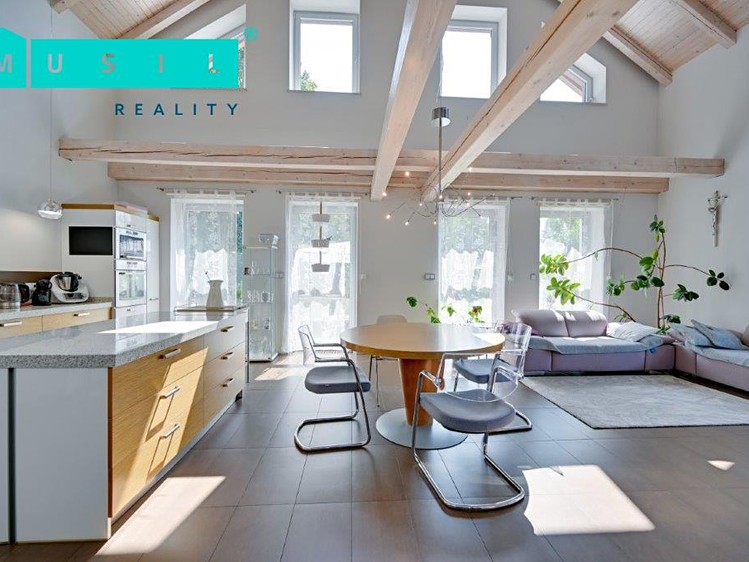 Prodej rodinného domu 200 m², pozemek 1 865 m² - foto 6