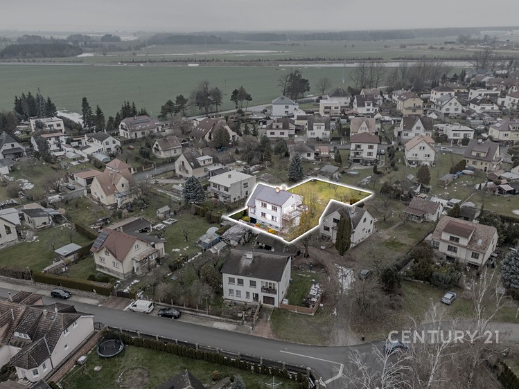 Prodej rodinného domu 250 m², pozemek 1 046 m² - foto 5