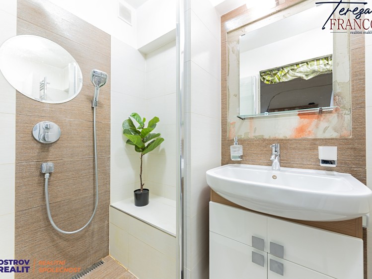 Prodej rodinného domu 71 m², pozemek 712 m² - foto 4