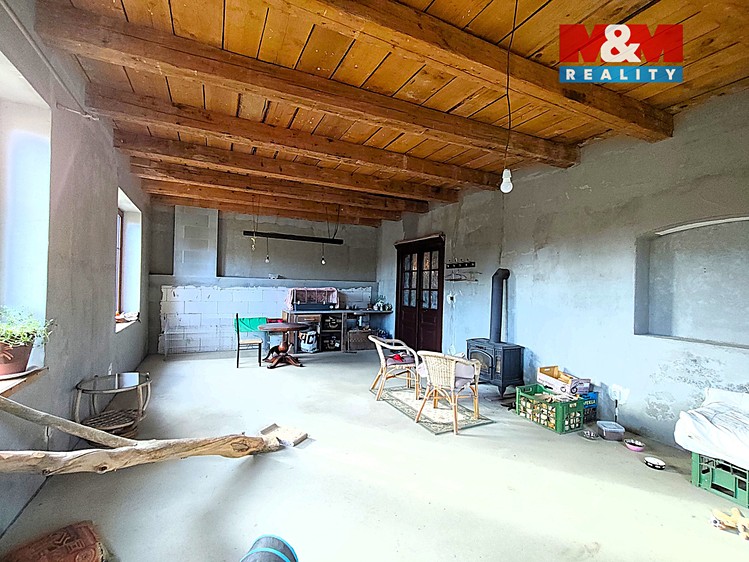 Prodej rodinného domu 197 m², pozemek 1 142 m² - foto 7