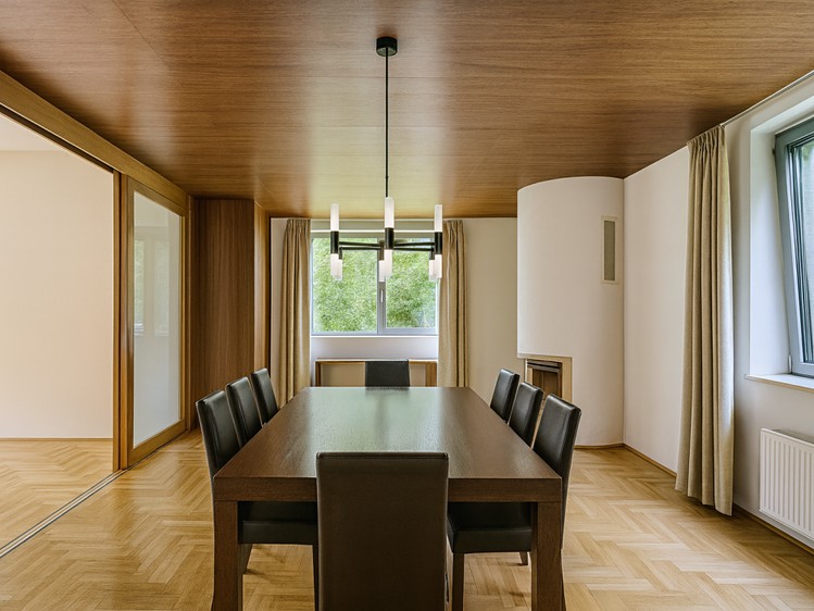 Prodej vily 986 m², pozemek 1 955 m² - foto 4
