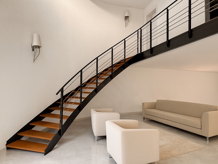Prodej vily 680 m², pozemek 748 m² - foto 4