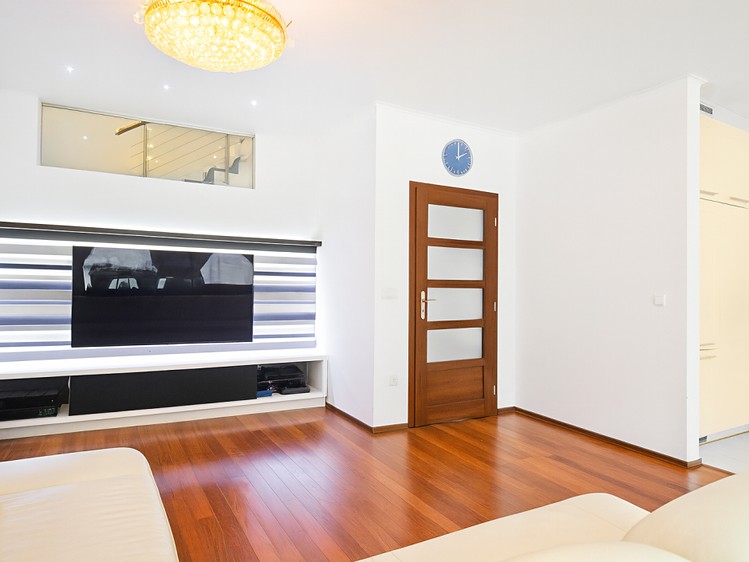 Prodej rodinného domu 250 m², pozemek 353 m² - foto 3