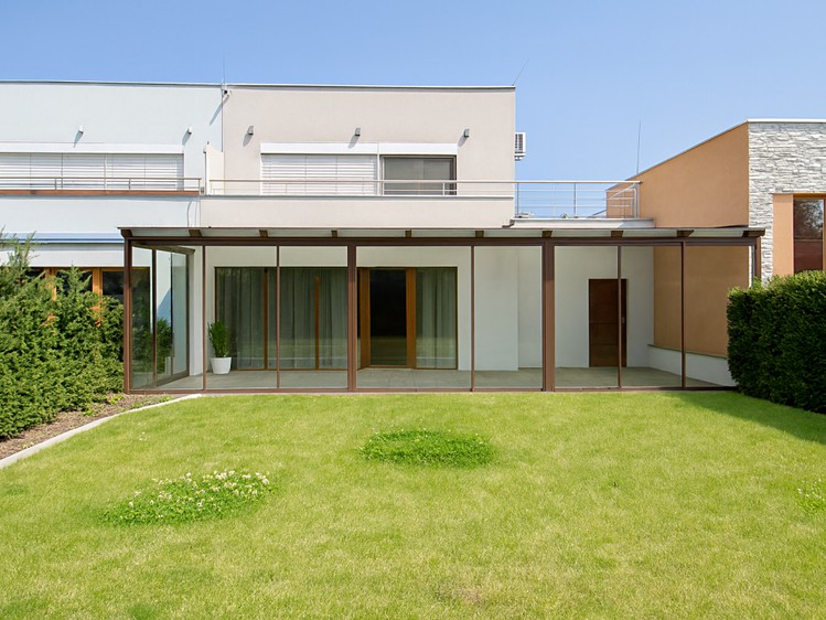Prodej rodinného domu 250 m², pozemek 353 m² - foto 1