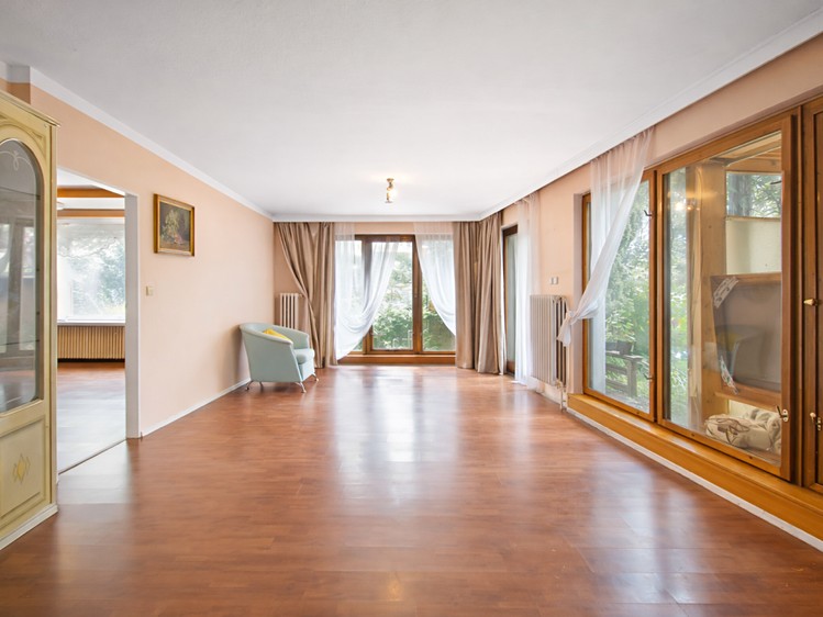 Prodej  vily 353 m², pozemek 744 m² - foto 3