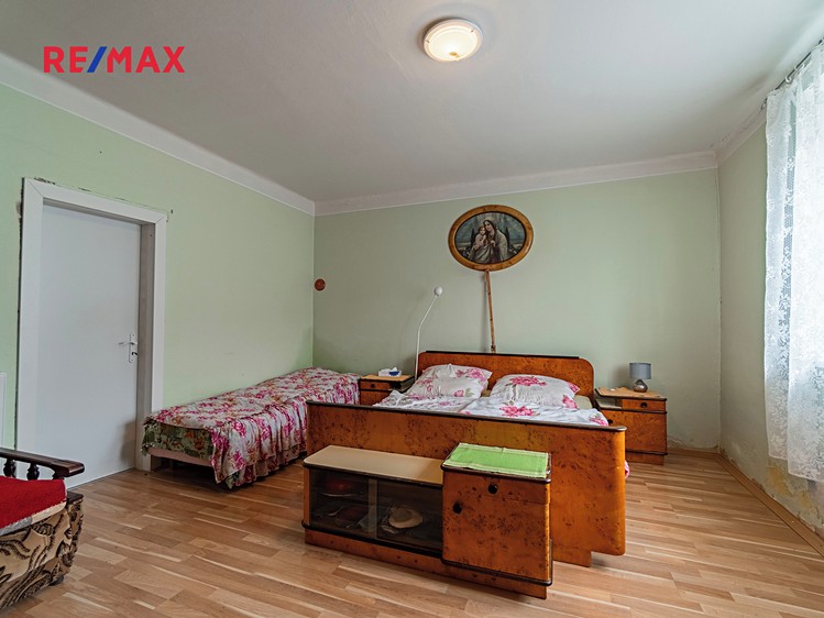 Prodej rodinného domu 250 m², pozemek 1 683 m² - foto 8