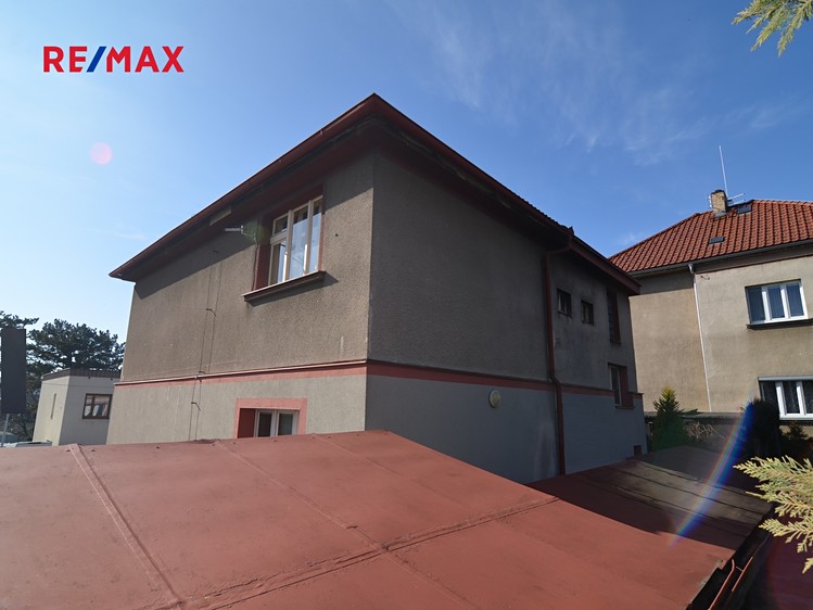 Prodej podílu 1/2 rodinného domu 74 m², pozemek 275 m² - foto 5