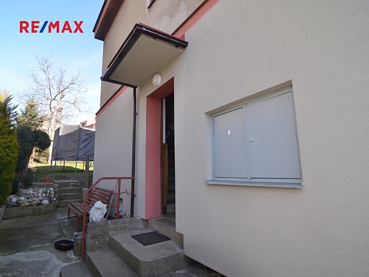 Prodej podílu 1/2 rodinného domu 74 m², pozemek 275 m² - foto 6