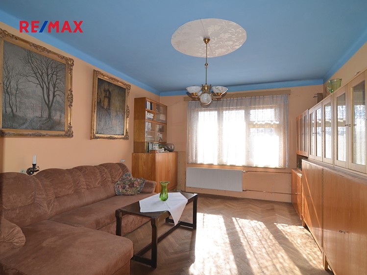 Prodej podílu 1/2 rodinného domu 74 m², pozemek 275 m² - foto 8