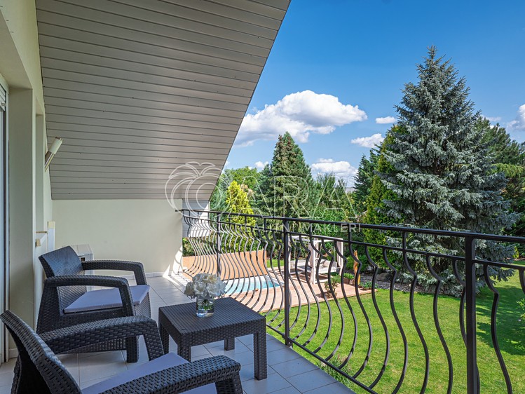 Prodej rodinného domu 540 m², pozemek 1 749 m² - foto 5