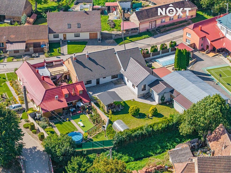 Prodej rodinného domu 105 m², pozemek 821 m² - foto 1