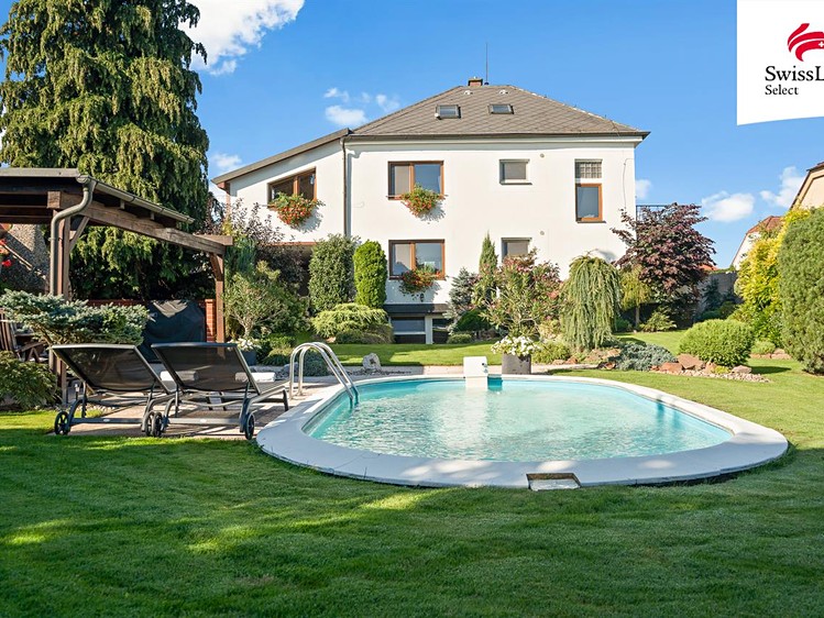 Prodej rodinného domu 300 m², pozemek 936 m² - foto 1