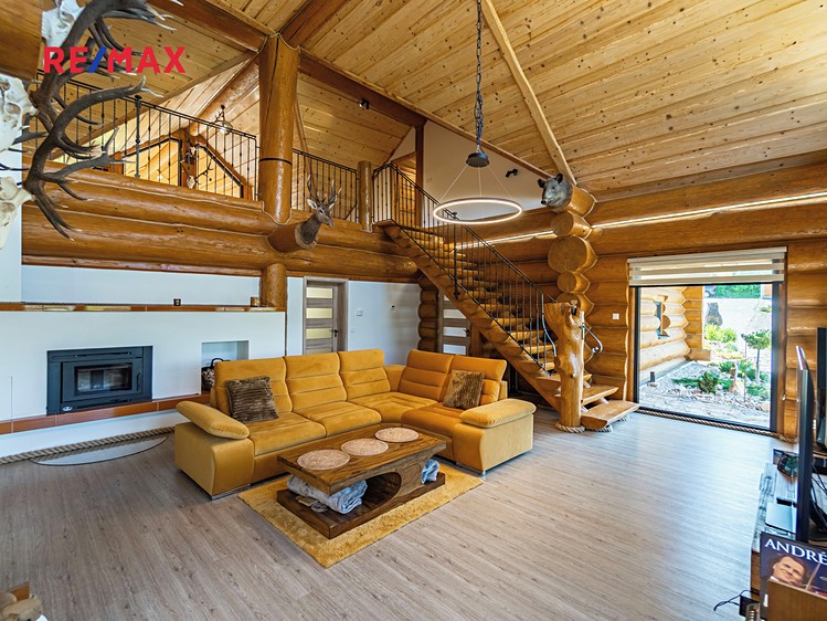 Prodej  rodinného domu 297 m², pozemek 8 569 m² - foto 4