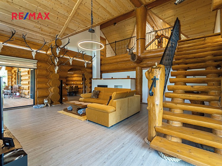 Prodej  rodinného domu 297 m², pozemek 8 569 m² - foto 5