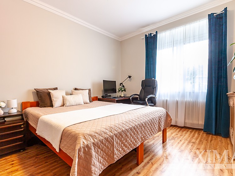 Prodej rodinného domu 255 m², pozemek 384 m² - foto 3