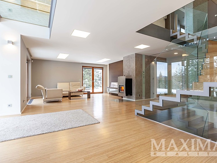 Prodej rodinného domu 310 m², pozemek 750 m² - foto 2