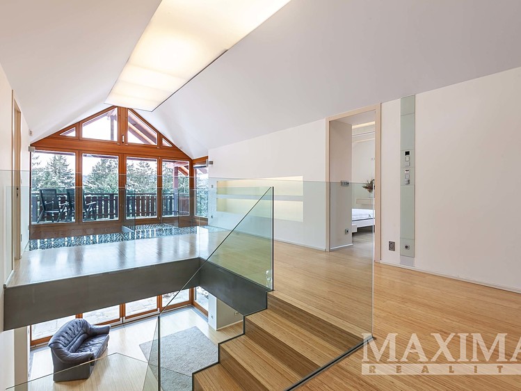 Prodej rodinného domu 310 m², pozemek 750 m² - foto 5