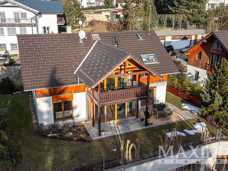 Prodej rodinného domu 310 m², pozemek 750 m² - foto 6
