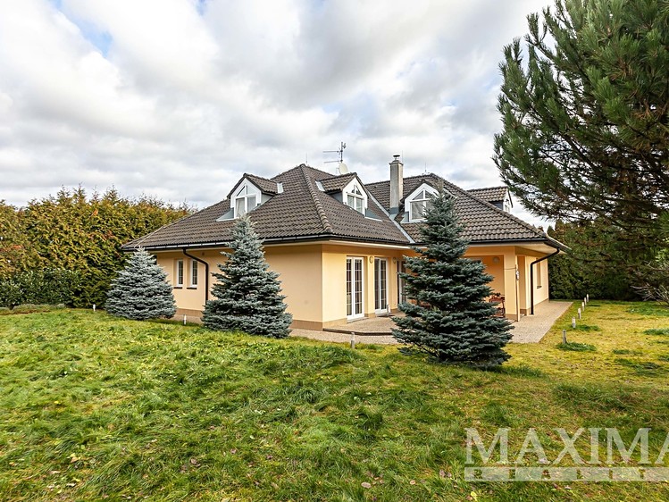 Prodej rodinného domu 274 m², pozemek 1 202 m² - foto 5
