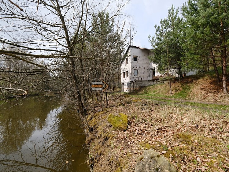 Prodej rodinného domu 250 m², pozemek 1 054 m² - foto 4
