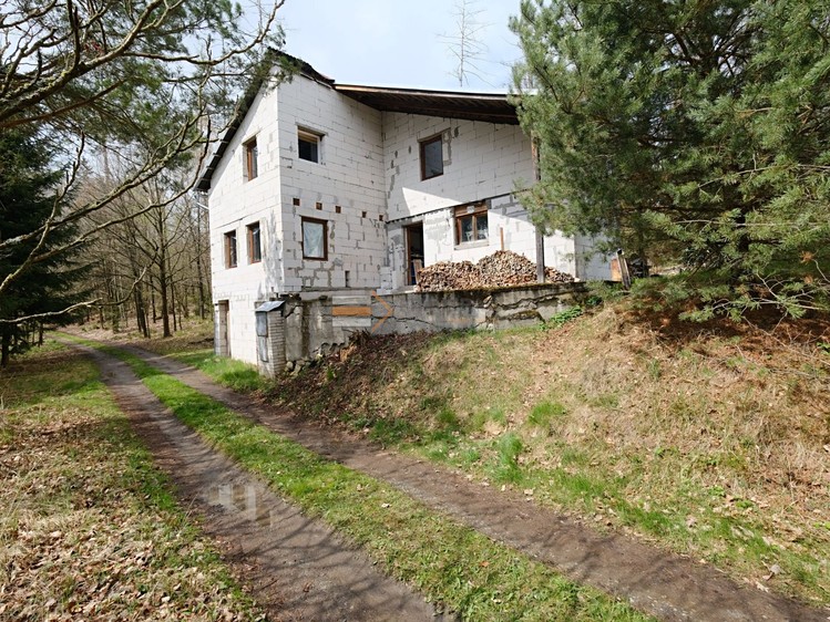 Prodej rodinného domu 250 m², pozemek 1 054 m² - foto 5