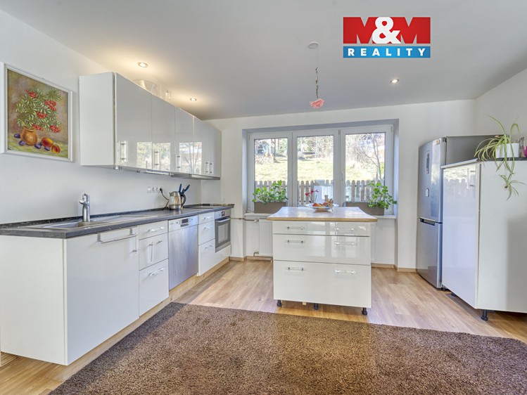 Prodej rodinného domu 147 m², pozemek 468 m² - foto 1