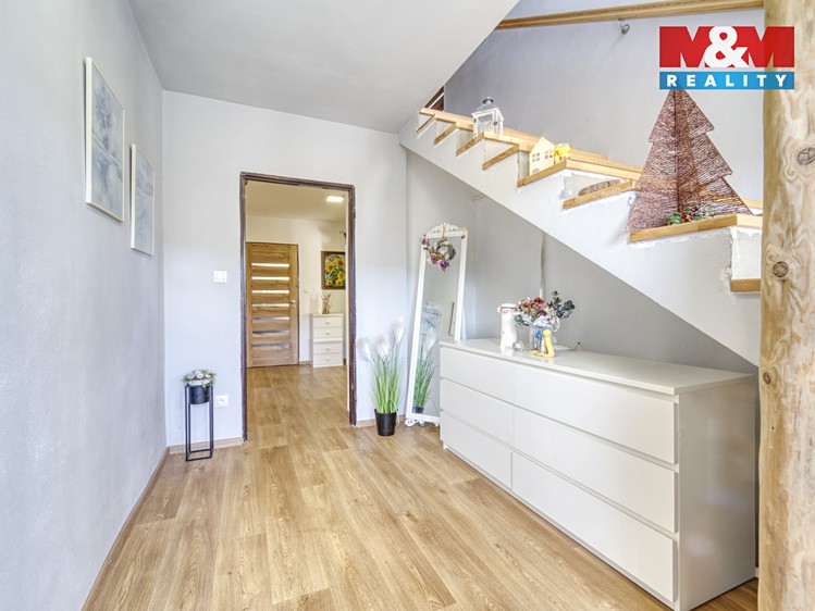 Prodej rodinného domu 147 m², pozemek 468 m² - foto 8
