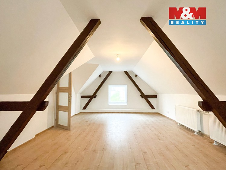 Prodej  rodinného domu 275 m², pozemek 235 m² - foto 3