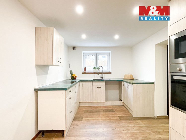 Prodej  rodinného domu 275 m², pozemek 235 m² - foto 4