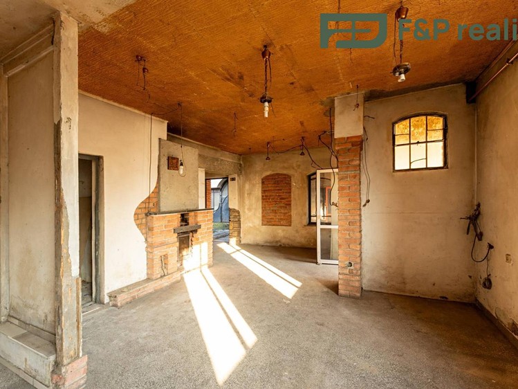 Prodej rodinného domu 330 m², pozemek 864 m² - foto 7