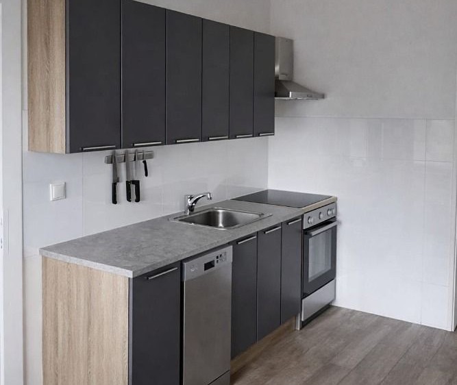 Prodej rodinného domu 191 m², pozemek 989 m² - foto 3