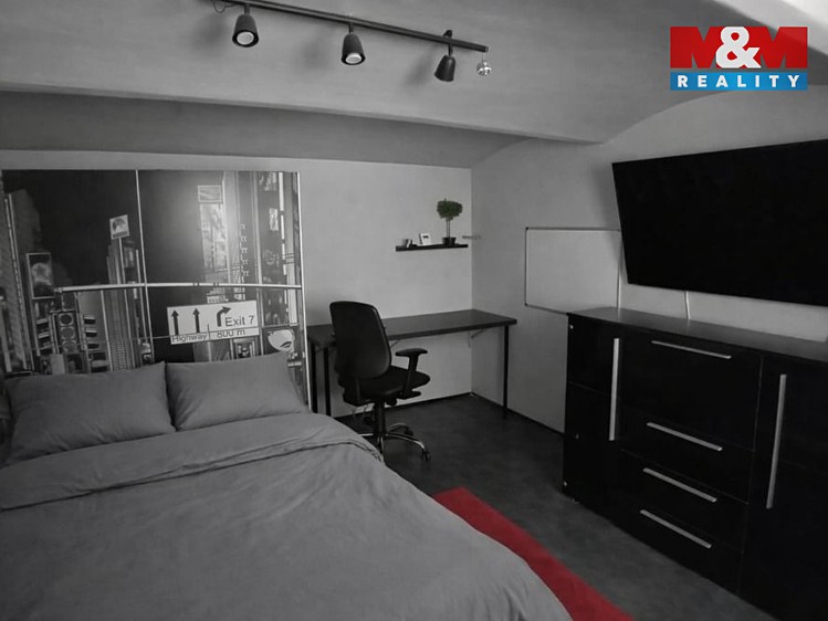 Prodej rodinného domu 191 m², pozemek 989 m² - foto 4